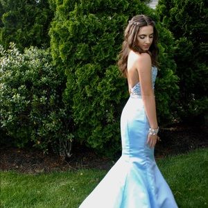 Meet your Posher, Caitlyn